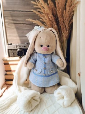 Зайка Ми в платье в клетку